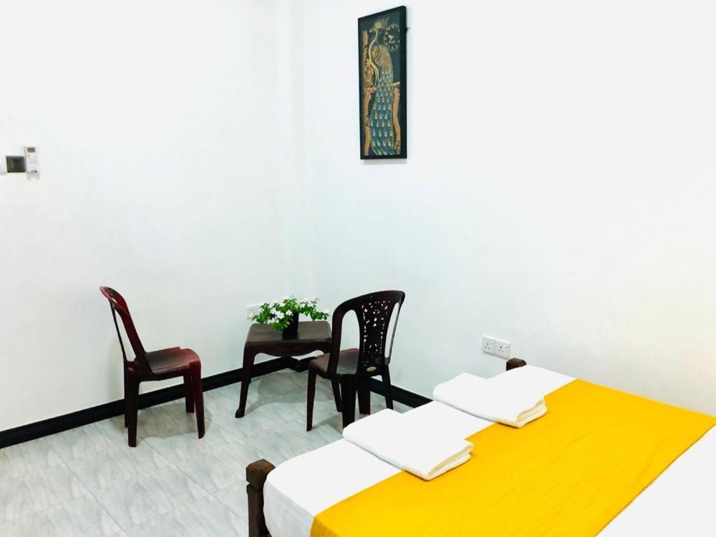 Freedom Inn Negombo Ngoại thất bức ảnh