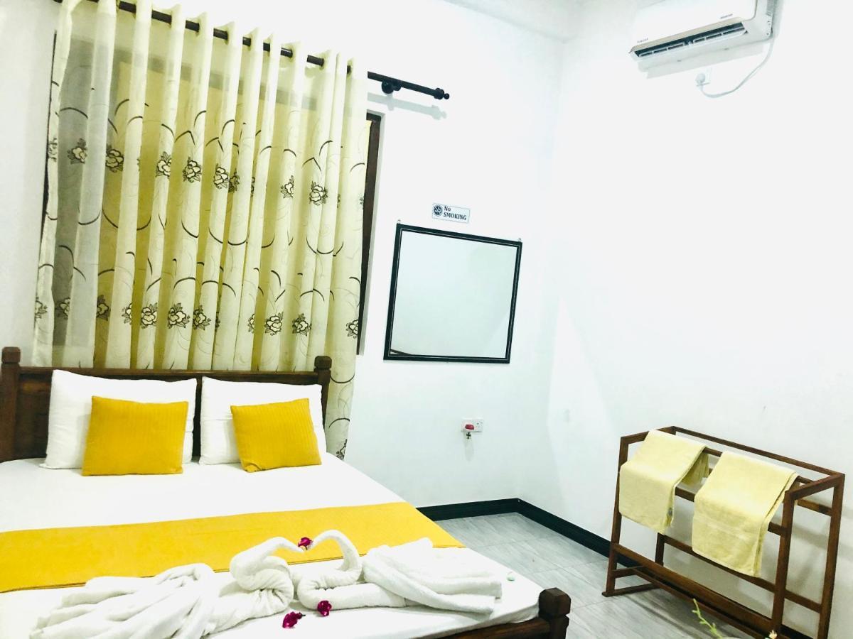 Freedom Inn Negombo Ngoại thất bức ảnh